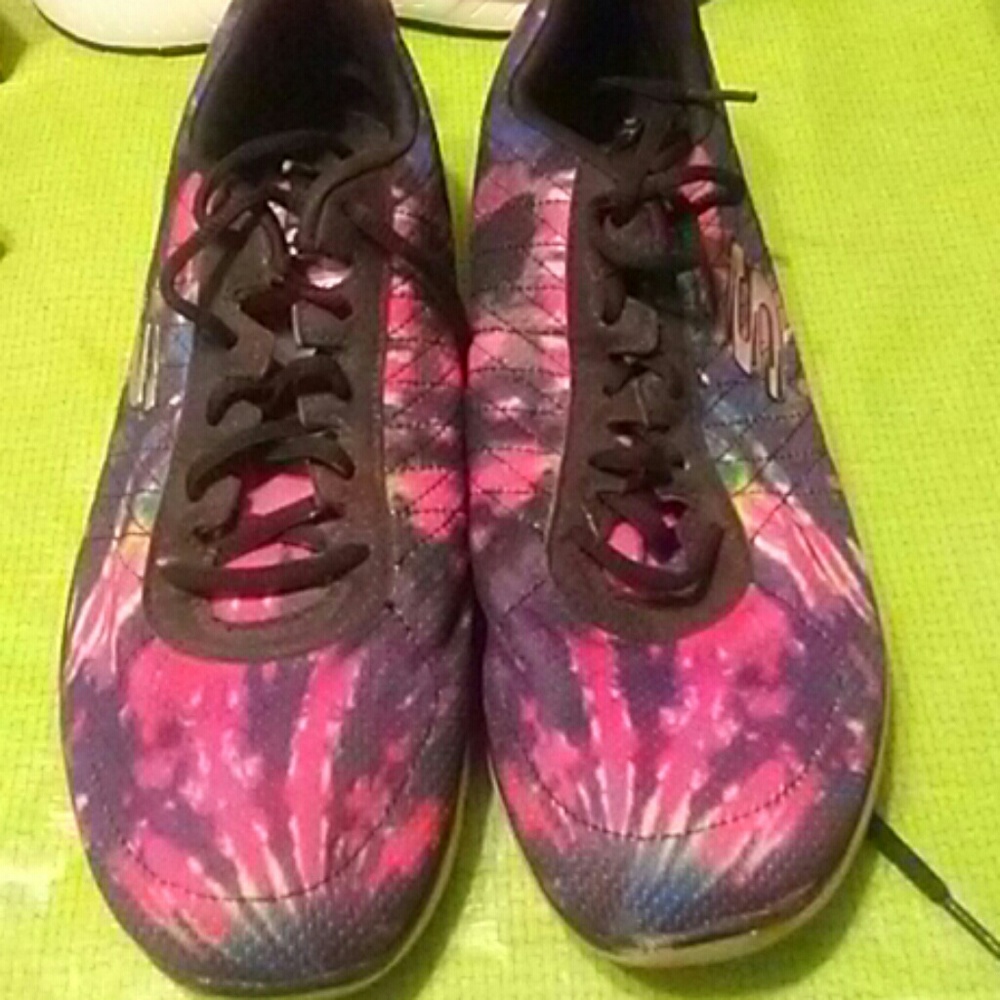 Skechers